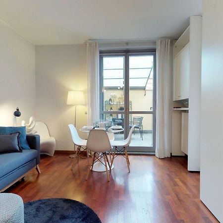Design Apartment Near Duomo Square ميلان المظهر الخارجي الصورة