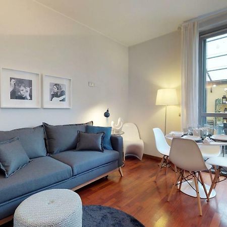 Design Apartment Near Duomo Square ميلان المظهر الخارجي الصورة