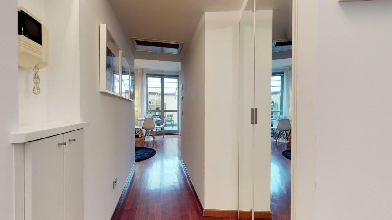 Design Apartment Near Duomo Square ميلان المظهر الخارجي الصورة