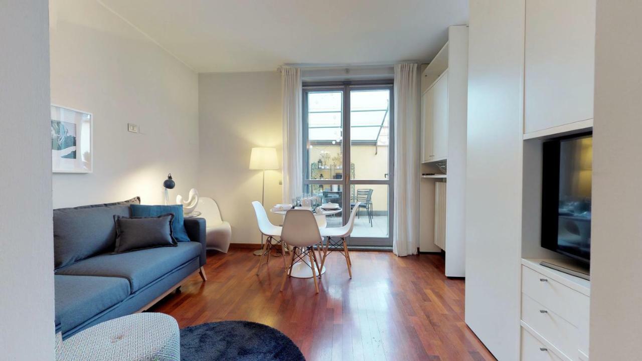 Design Apartment Near Duomo Square ميلان المظهر الخارجي الصورة