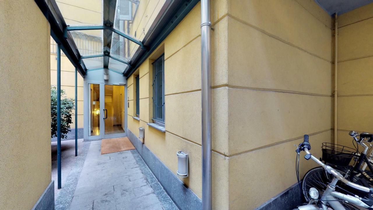 Design Apartment Near Duomo Square ميلان المظهر الخارجي الصورة